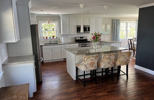 Centerville Casa | Just Add Water Cape Cod Waterfront home close to it all
