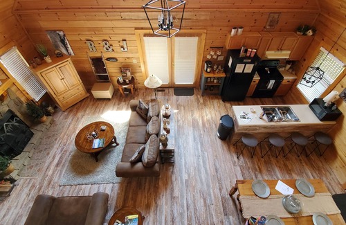 Sevierville Cabina | Just Because~Modern Smoky Mountain Cabin~Private Hot Tub~Pool Table~Games