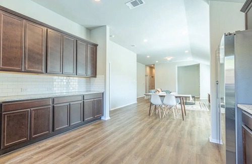 Travis County Casa | Just Built! Cozy & Sunny 3-Bedroom in South Austin