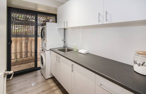 Broadwater Casa | Just Chillin- Pool, 2km to beach