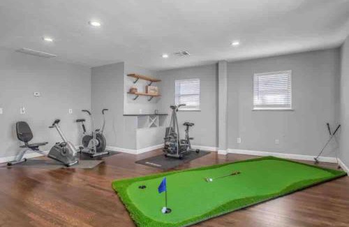 Central Oklahoma City Casa | Just Like Home #3: OKC-50th St. Luxury Stay for 12