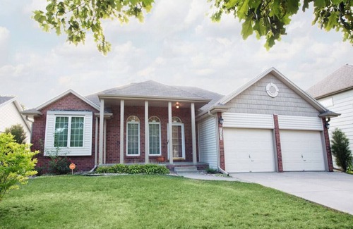 Lincoln Casa | Just Like Home- Lincoln