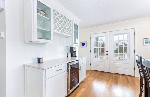 Sandwich Casa | JUST LISTED GREAT RATES BUILT IN 2022 STUNNING 3BD AC DOWNTOWN SANDWICH WALK TO BEACH BOOK NOW!