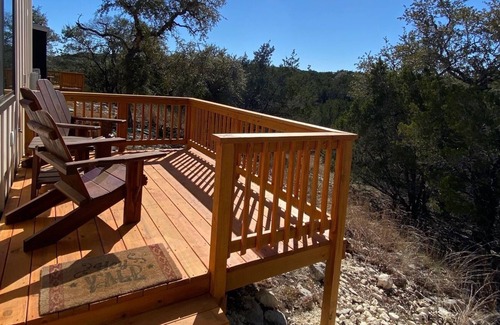 Dripping Springs Cabaña | Just minutes away from numerous wine tasting rooms and distilleries