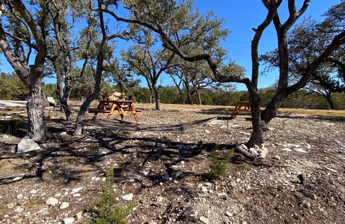 Dripping Springs Cabaña | Just minutes away from numerous wine tasting rooms and distilleries