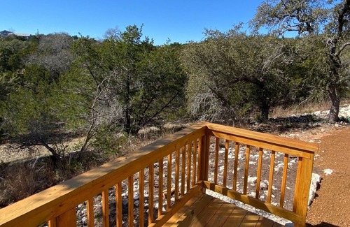 Dripping Springs Cabaña | Just minutes away from wine tasting rooms and distilleries