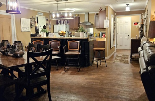 Batesville Casa | Just minutes from anywhere