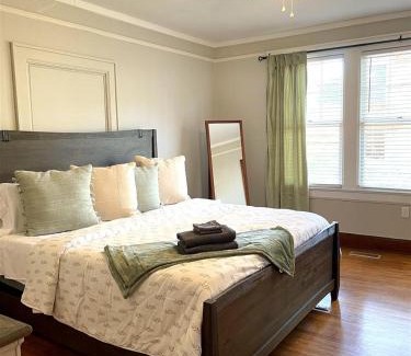Anderson Casa | Just minutes from DT Anderson!