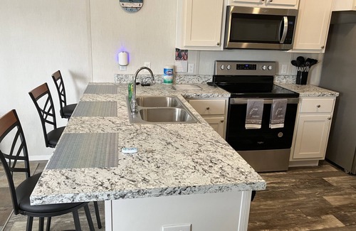 Edgemont Casa | Just minutes from Hill Creek Park and marina with room for your boat.