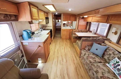 Las Cruces Casa | Just off 70, secluded, major week/month discounts.