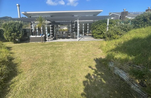 Tryphena Casa | Just ONE Minute TO Medlands Beach