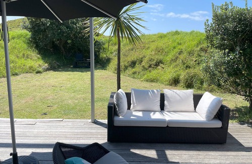 Tryphena Casa | Just ONE Minute TO Medlands Beach