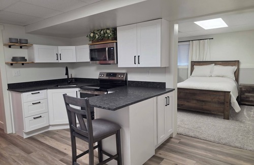 Roosevelt Casa | Just remodeled- Basement Apartment
