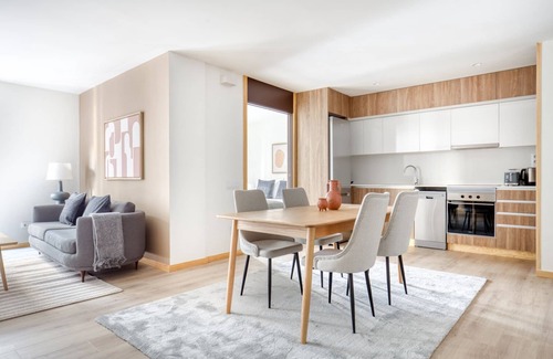 El Born Apartamento | Just Renovated El Born 2BR nr Port Vell, by Blueground