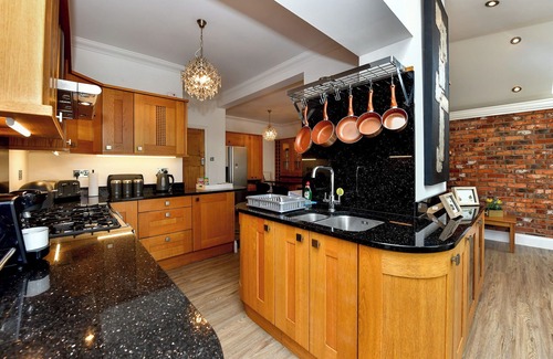 Killay Casa | Just Stay Wales - Highmead House
