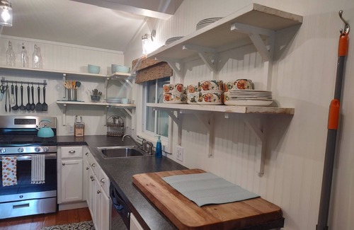 Mayfield Cabaña | Just steps away from the Great Sacandaga Lake! Walk to marinas and restaurants!