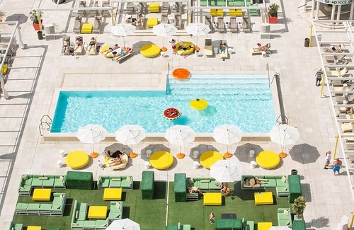 Downtown Las Vegas Hotel | Just What You Were Looking For! Free Parking, Pets Allowed, Rooftop Pool