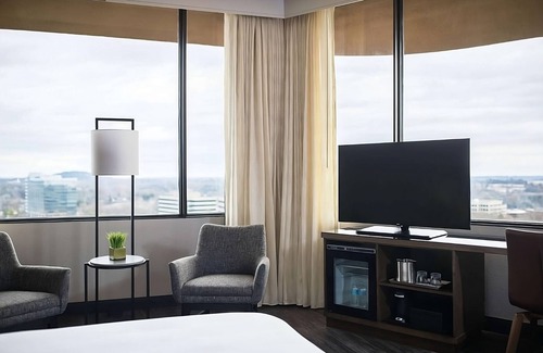 Nashville Complejo | Just What You Were Looking For! Pets are Allowed, w/ Outdoor and Indoor Pool