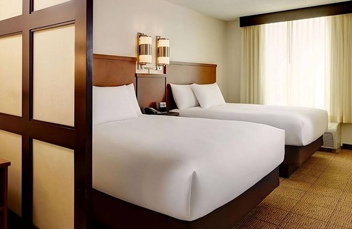 Gwinnett Place Hotel | Just What You Were Looking For! Spacious Unit to Enjoy! Near Sweet Water Park