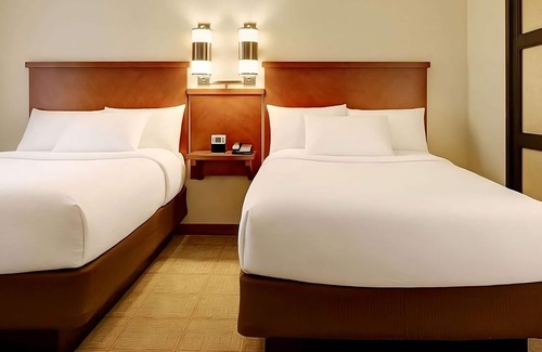 Gwinnett Place Hotel | Just What You Were Looking For! Spacious Unit to Enjoy! Near Sweet Water Park