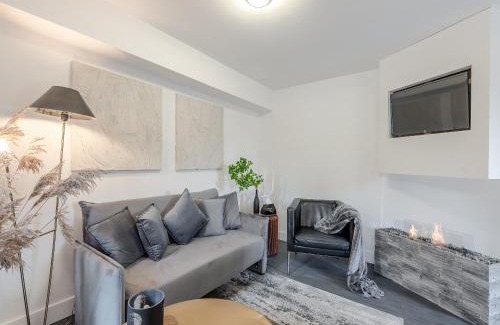 Branston Casa | Justaura Retreat