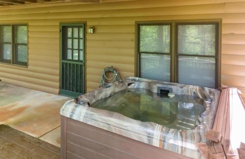 Owl Town Retreat Casa | JW Hidden Lakes