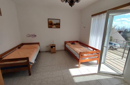 Badacsonyors Casa | Kékturás-Tóra-Nyíló privát bérlemény