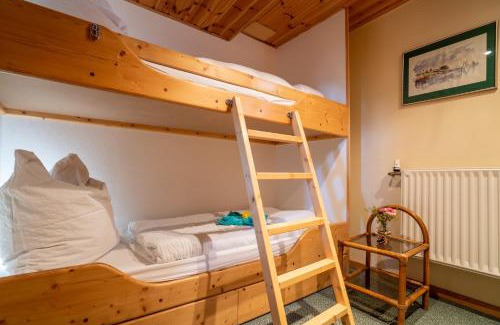 Altstadt Alquiler De Eote | Küstenmotorschiff Aventura