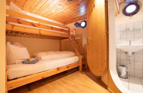 Altstadt Alquiler De Eote | Küstenmotorschiff Aventura
