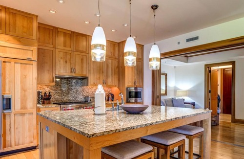 Montage Kapalua Bay Condominio | K B M Resorts: Luna At Montage Kapalua Bay, Luxury, Ocean View, 3 Bedrooms, L'occitane Amenities, Beach Gear, 2900 Sq/ft, Includes Rental Car!