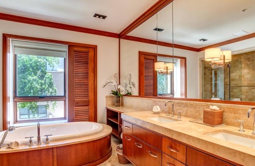 Montage Kapalua Bay Apartamento | K B M Resorts: Palapala at Montage Kapalua Bay, Stunning 3500 Sqft 3 Bedrooms, 3.5 Bathrooms, Ocean Front Resort, Includes Rental Car!