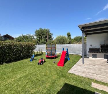 Nea Iraklia Casa | Κ & Μ House by the sea