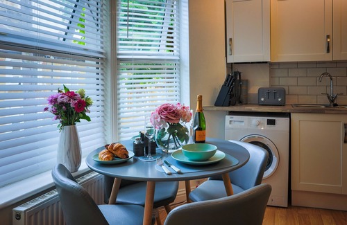 Southend-on-Sea Apartamento | K Suites - 2 BR Apt - 3 min walk from beach