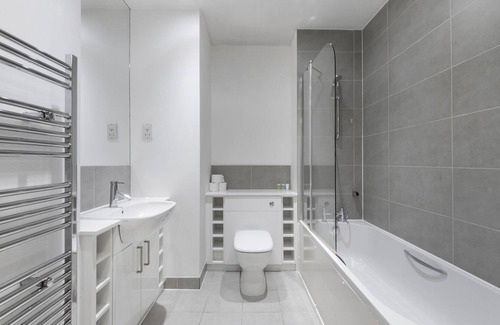 Hatfield Apartamento | K Suites - Central 2 bed Apt w/ free parking