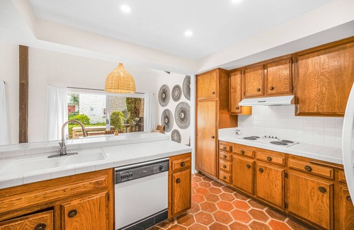 Araby Commons Condominio | K0239 - 2/2 ground level condo with large private foyer- Christopher Kennedy Des