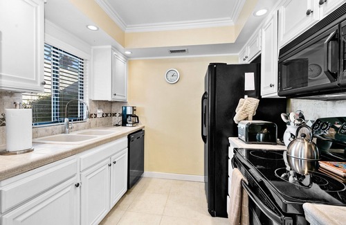 Sunrise Vista Chino Condominio | K0290 - 2/2 Ranch Club Condo with Mountain Views. Close to Shopping.