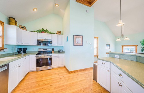 South Nags Head Casa | K1054 La BU. Vista al mar, 60 pies a la playa, mesa de billar, jacuzzi, mascotas OK!