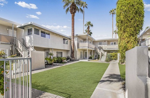 Old Las Palmas Condominio | K1074 -Gorgeous Uptown Palm Springs Condo with Mountain Views!