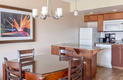 Honokowai Complejo | Ka'anapali Beach Club: Beach Bliss & Stunning Pools- 1 Bd. Scenic View