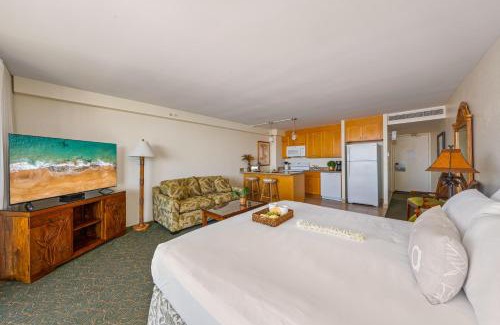 Downtown Lahaina Apartamento | Kaanapali Shores 940 · KS 940 Top Floor Studio w Ocean Views AC