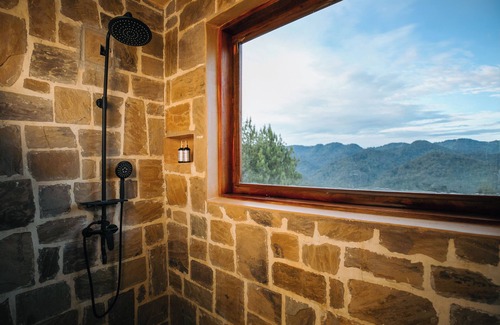 Western Region Cabina | Kaara Gorilla Mountain Lodge