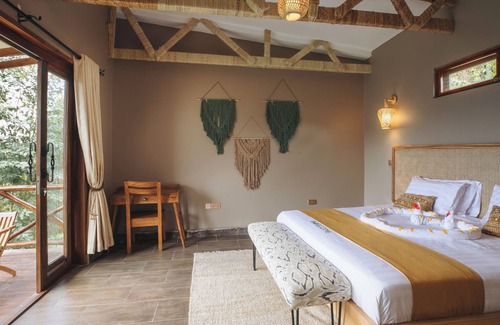Western Region Cabina | Kaara Gorilla Mountain Lodge