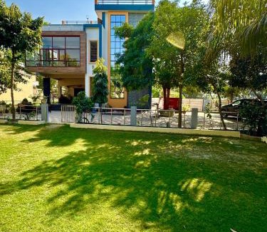 Varanasi Casa | Kaashi Flora (Modern Suite)