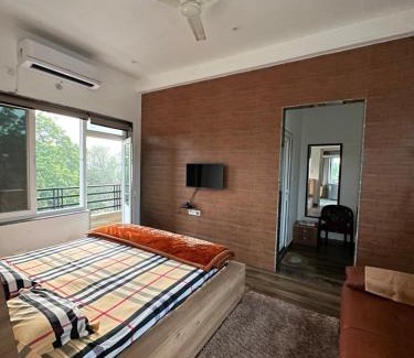 Varanasi Casa | Kaashi Flora (Modern Suite)