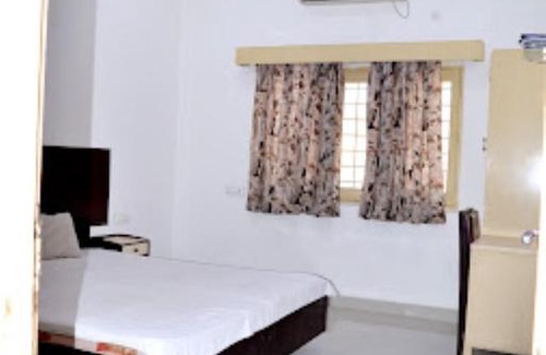 Maihar Hotel | Kadambari Hotel and Restaurant Patehra