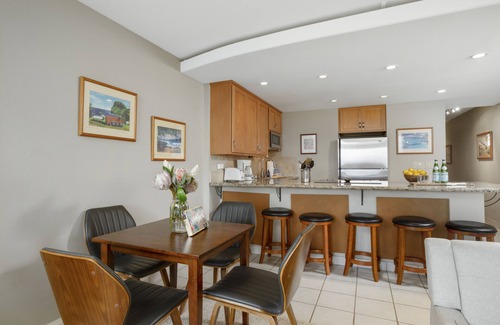 Kahana Apartamento | Kahana Villa KVR-F405 by KBM