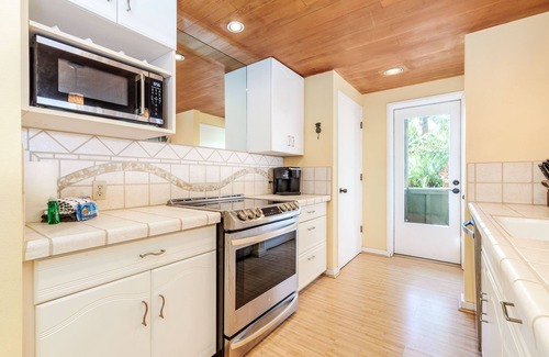 Kahana Apartamento | Kahana Village 13 Oceanview 3bed/2bath 3 Bedroom Apts by RedAwning