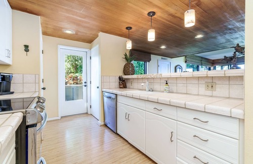 Kahana Apartamento | Kahana Village 13 Oceanview 3bed/2bath 3 Bedroom Apts by RedAwning