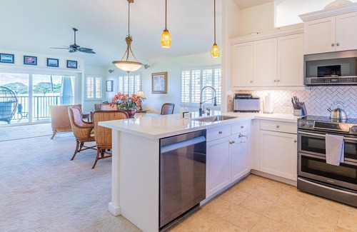 Ko Olina Condominio | Kai Lani 20C Oceanfront Condo: 2BR, Ocean & Sunset Views, Resort Amenities
