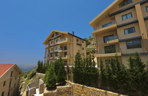 Kfardebian Apartamento | Kaia Faqra Duplex 3BR w Balcony